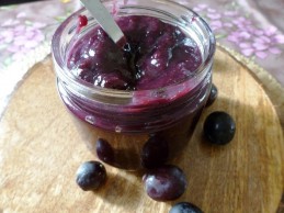 Easy 2-Ingredients Black Grapes Jam Recipe